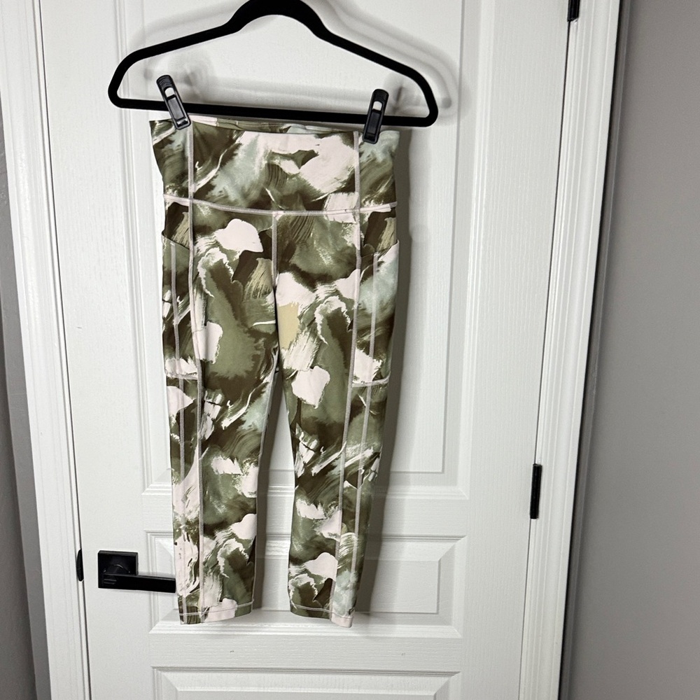 Athleta Olive Green & Cream Abstract Print Leggings